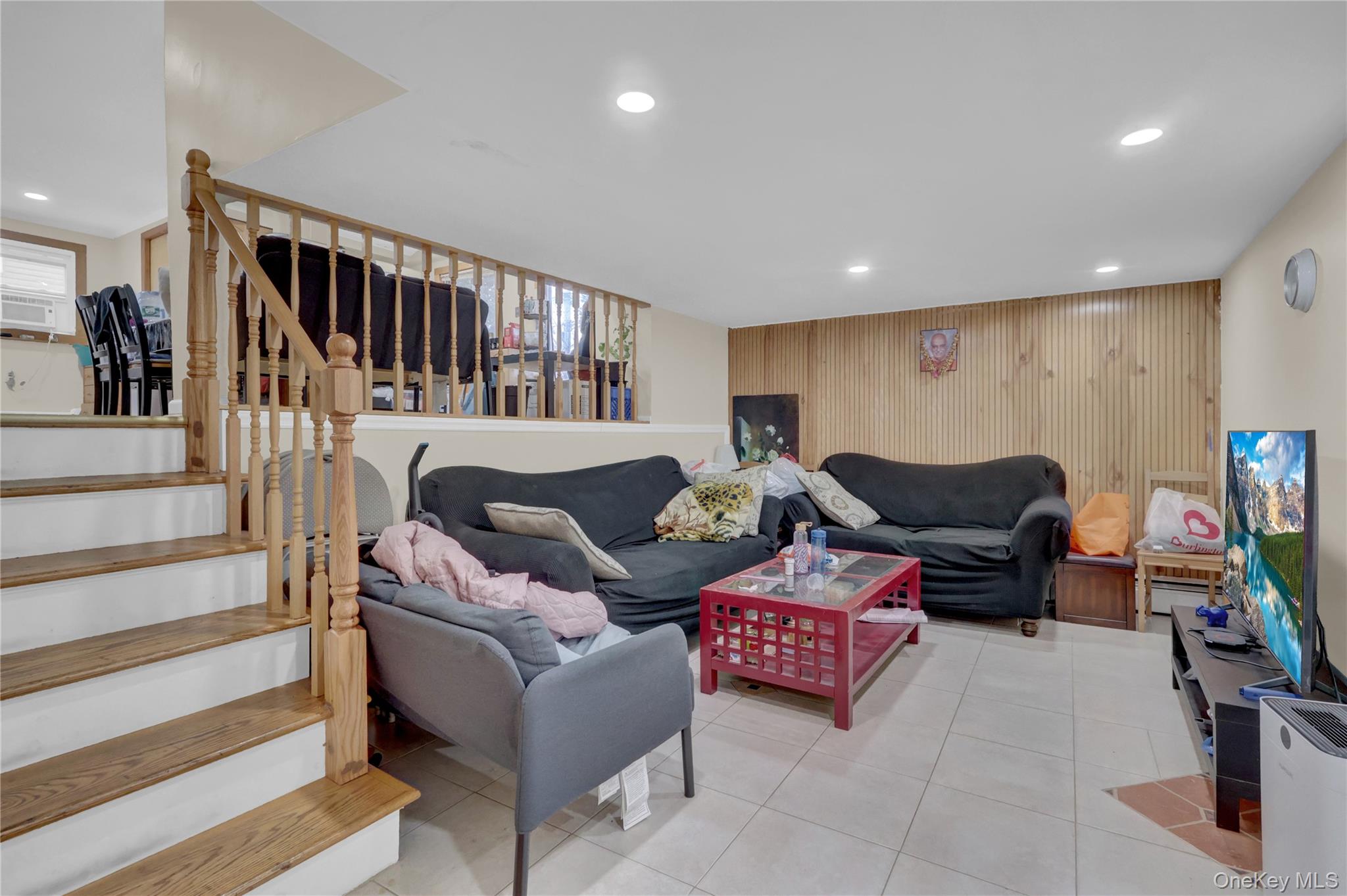 #18 photo, 211 Cantiague Rock Road, Westbury , NY 11590