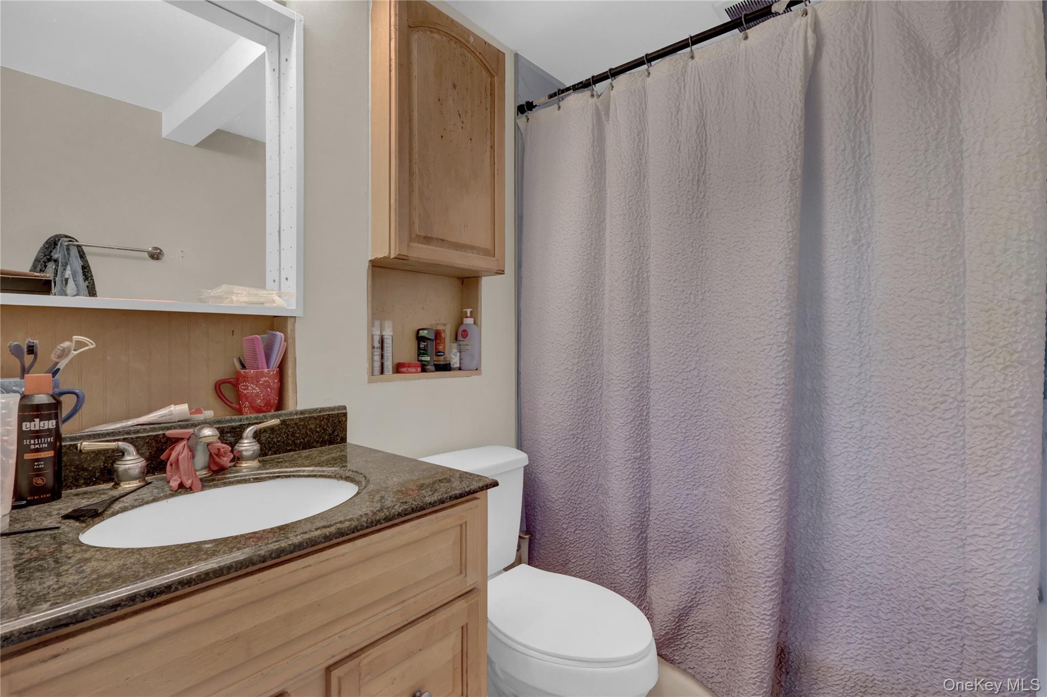 #20 photo, 211 Cantiague Rock Road, Westbury , NY 11590