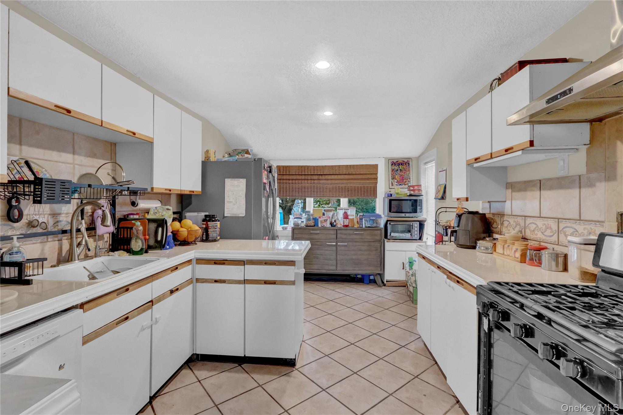 #8 photo, 211 Cantiague Rock Road, Westbury , NY 11590