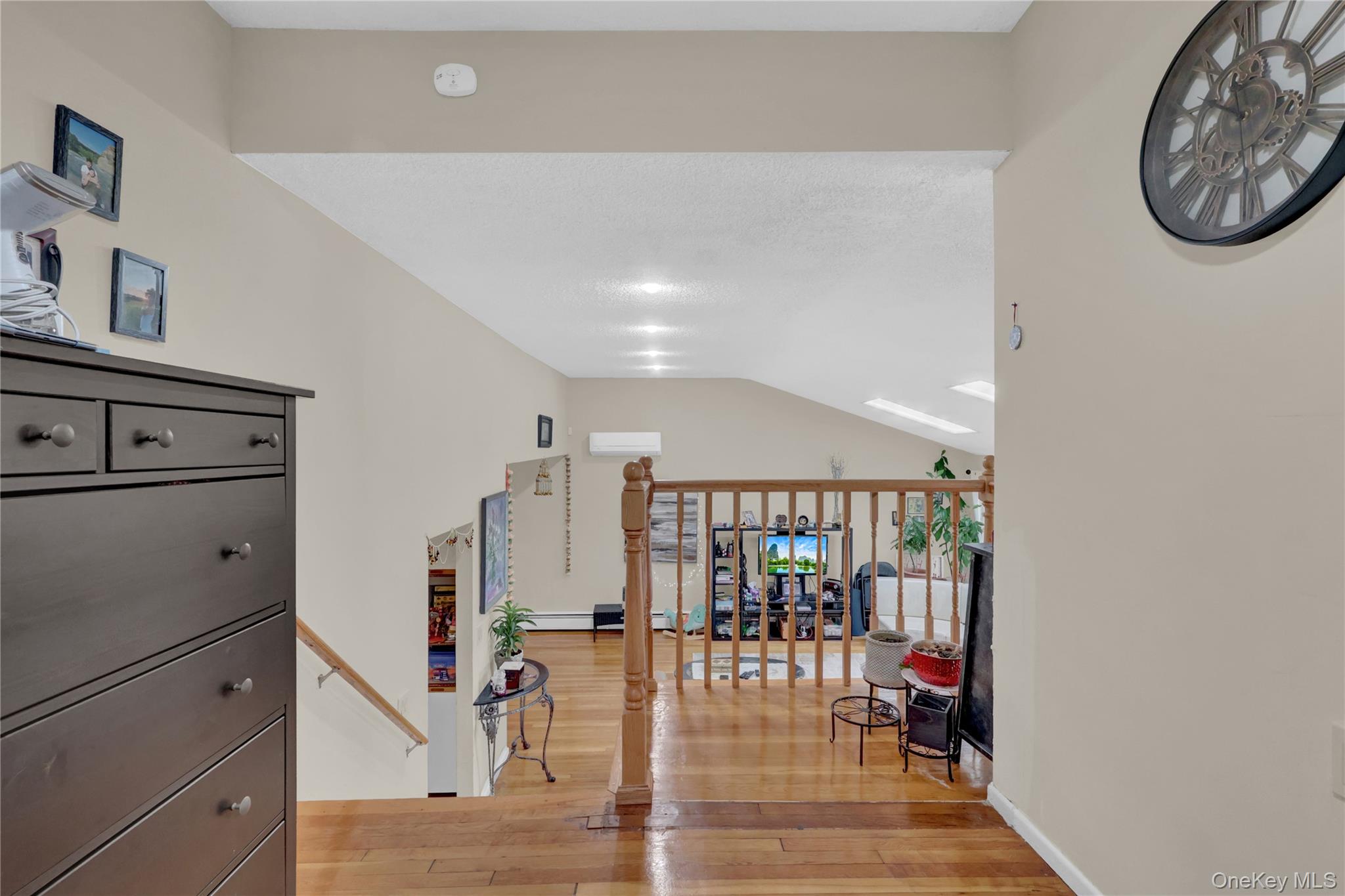 #9 photo, 211 Cantiague Rock Road, Westbury , NY 11590