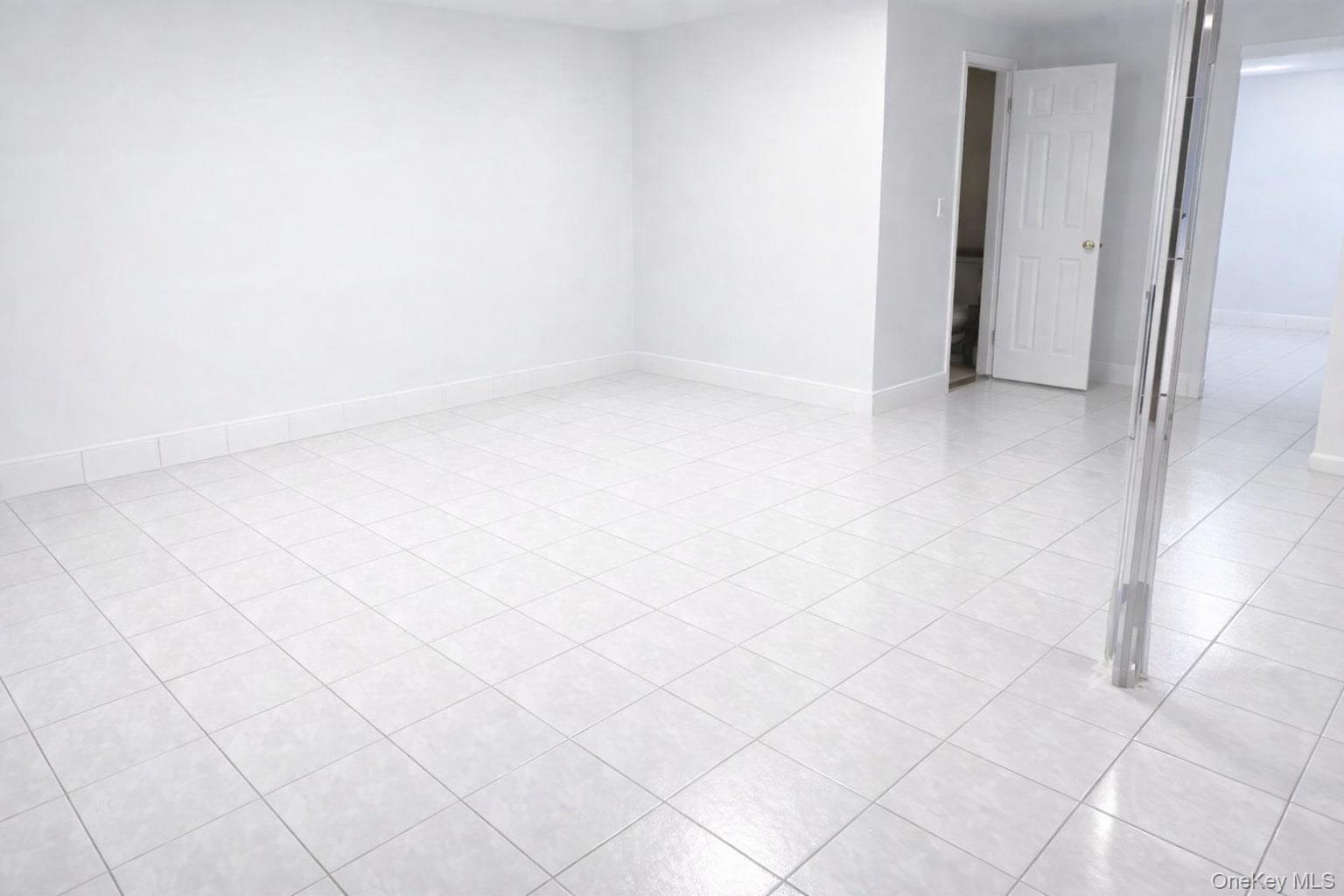 #12 photo, 23-10 Waters Edge Drive, קווינס Bayside , NY 11360