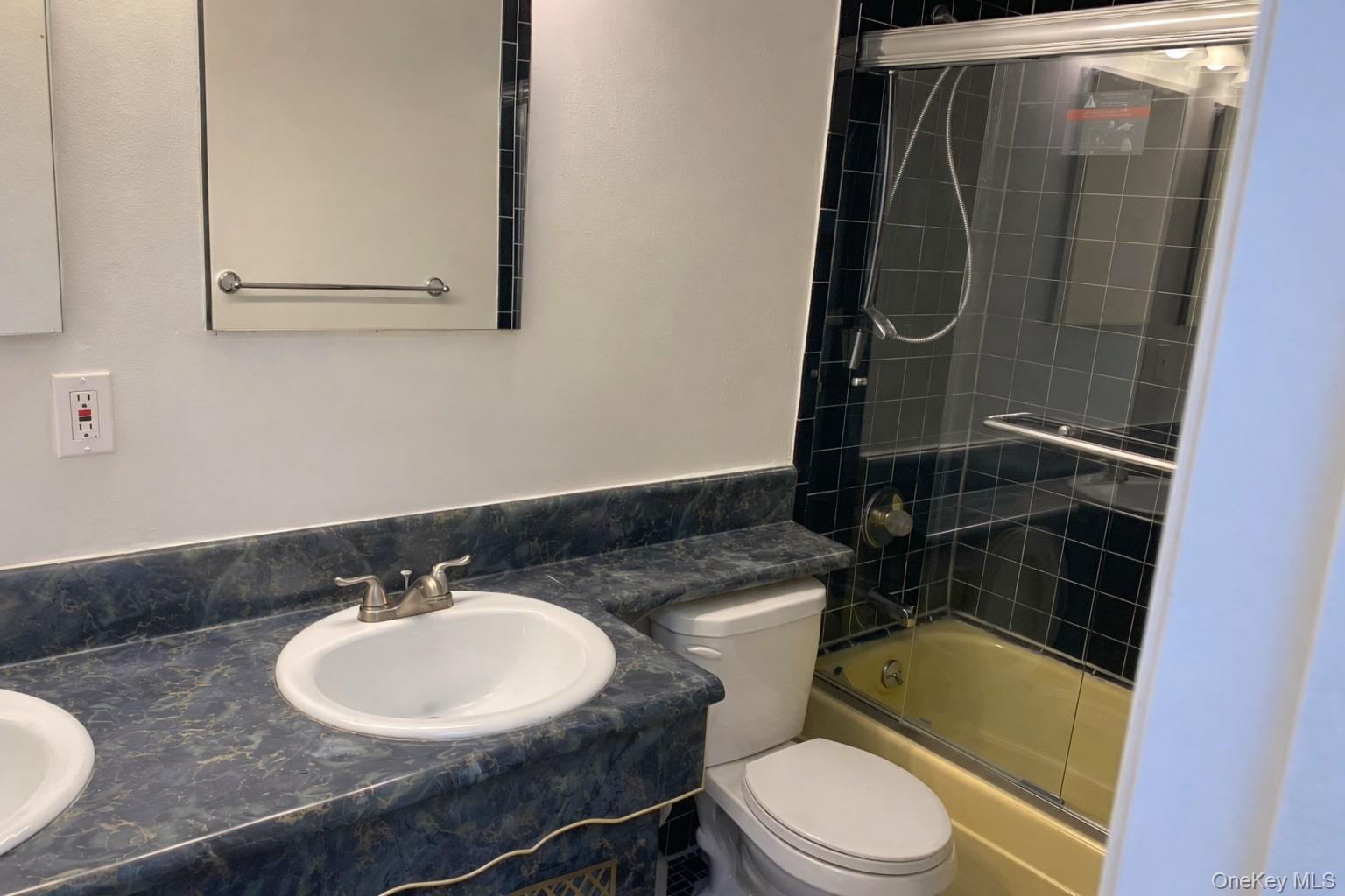 #15 photo, 23-10 Waters Edge Drive, קווינס Bayside , NY 11360