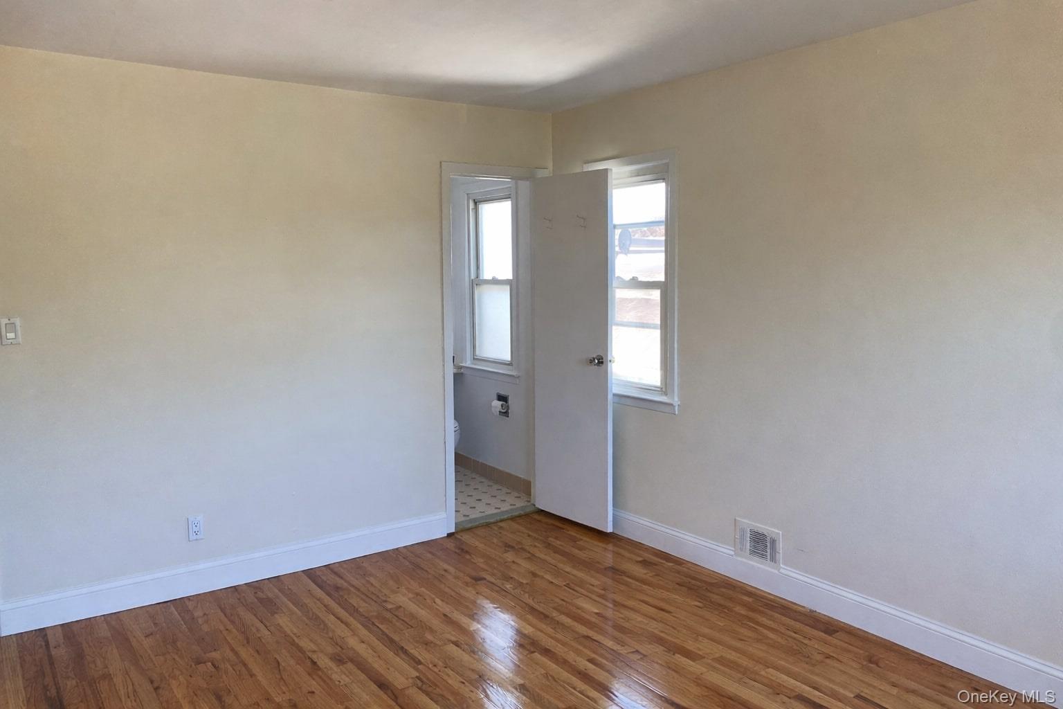 #16 photo, 23-10 Waters Edge Drive, קווינס Bayside , NY 11360