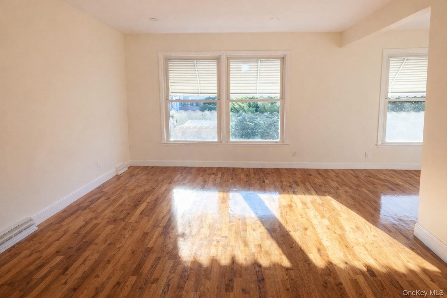 #6 photo, 23-10 Waters Edge Drive, קווינס Bayside , NY 11360