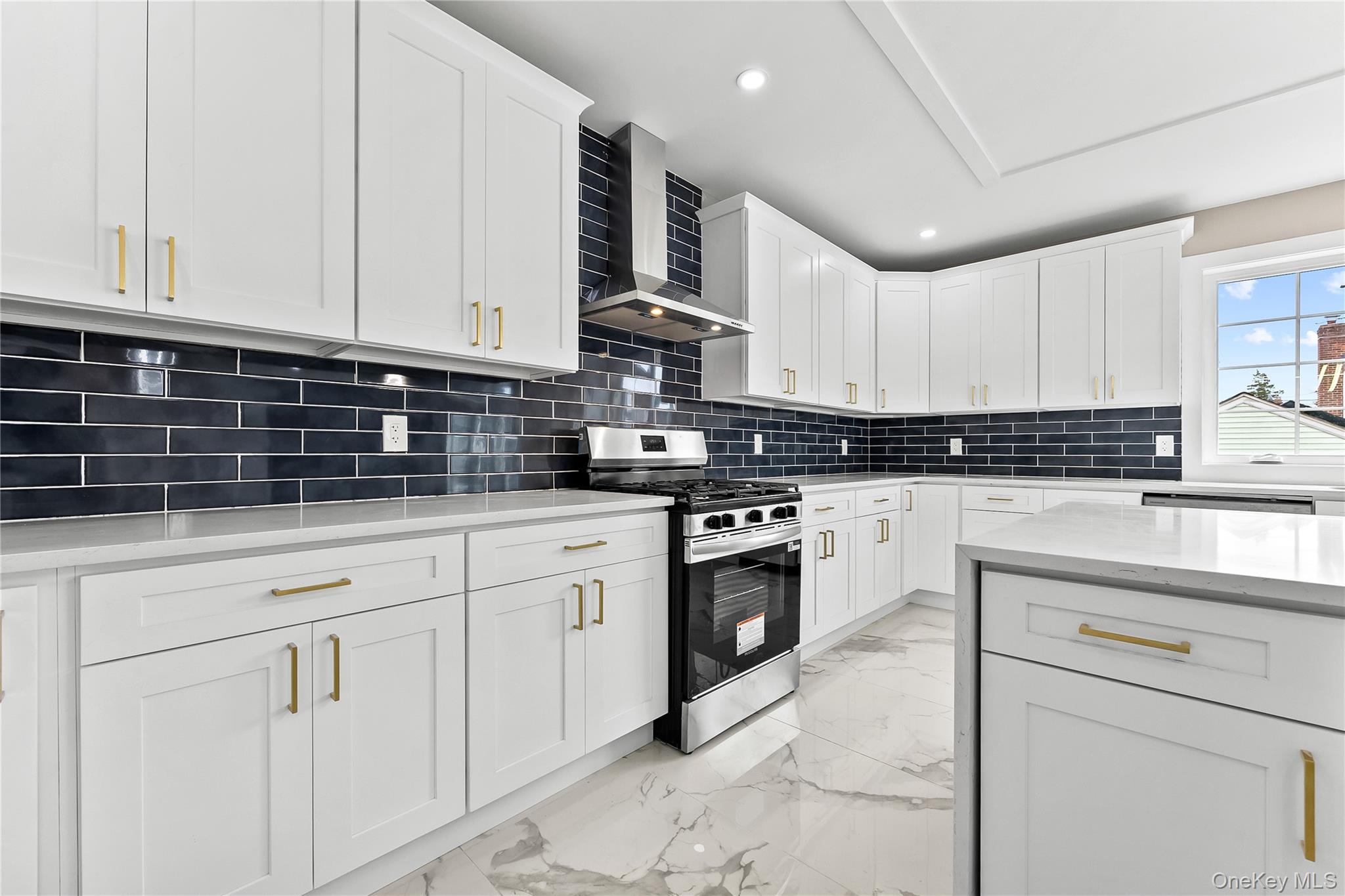 #13 photo, 311 Lyon Street, 롱 아일랜드 Valley Stream , NY 11580