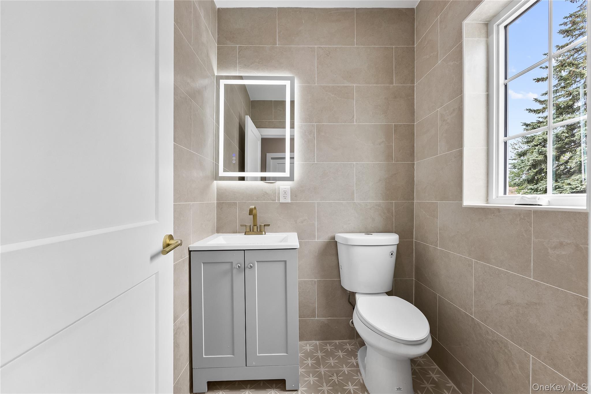 #18 photo, 311 Lyon Street, 롱 아일랜드 Valley Stream , NY 11580