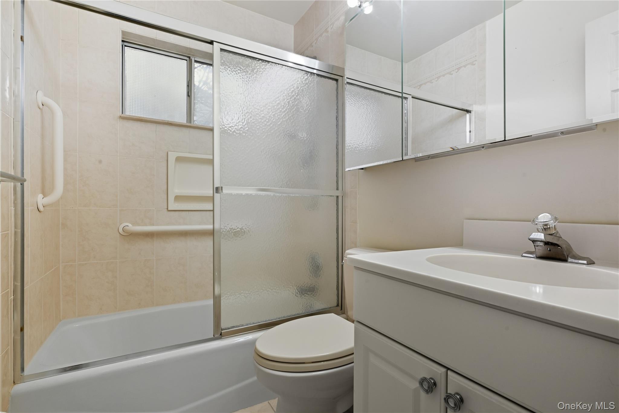 #14 photo, 13 Cynthia Lane, Plainview , NY 11803