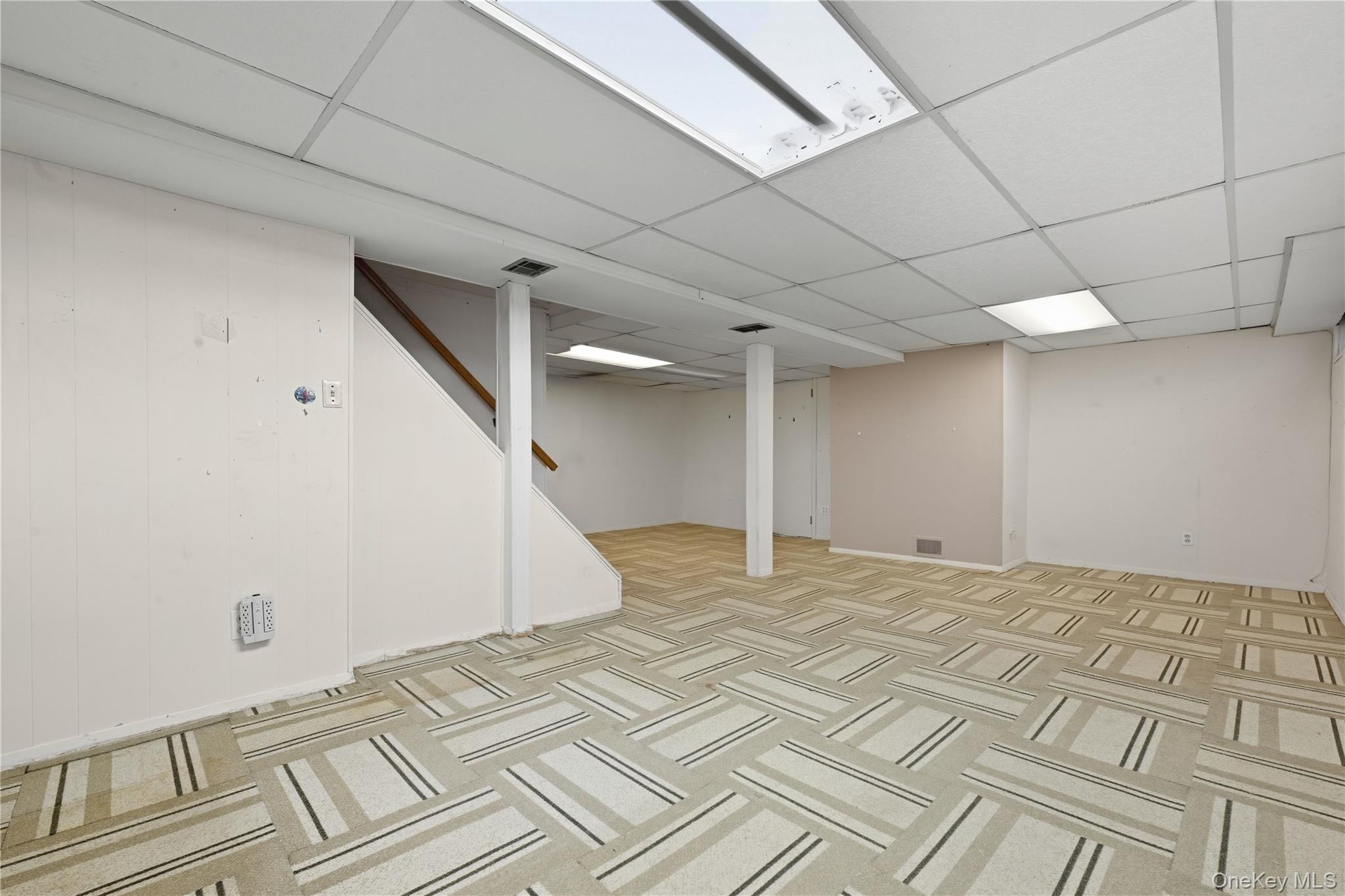 #16 photo, 13 Cynthia Lane, Plainview , NY 11803