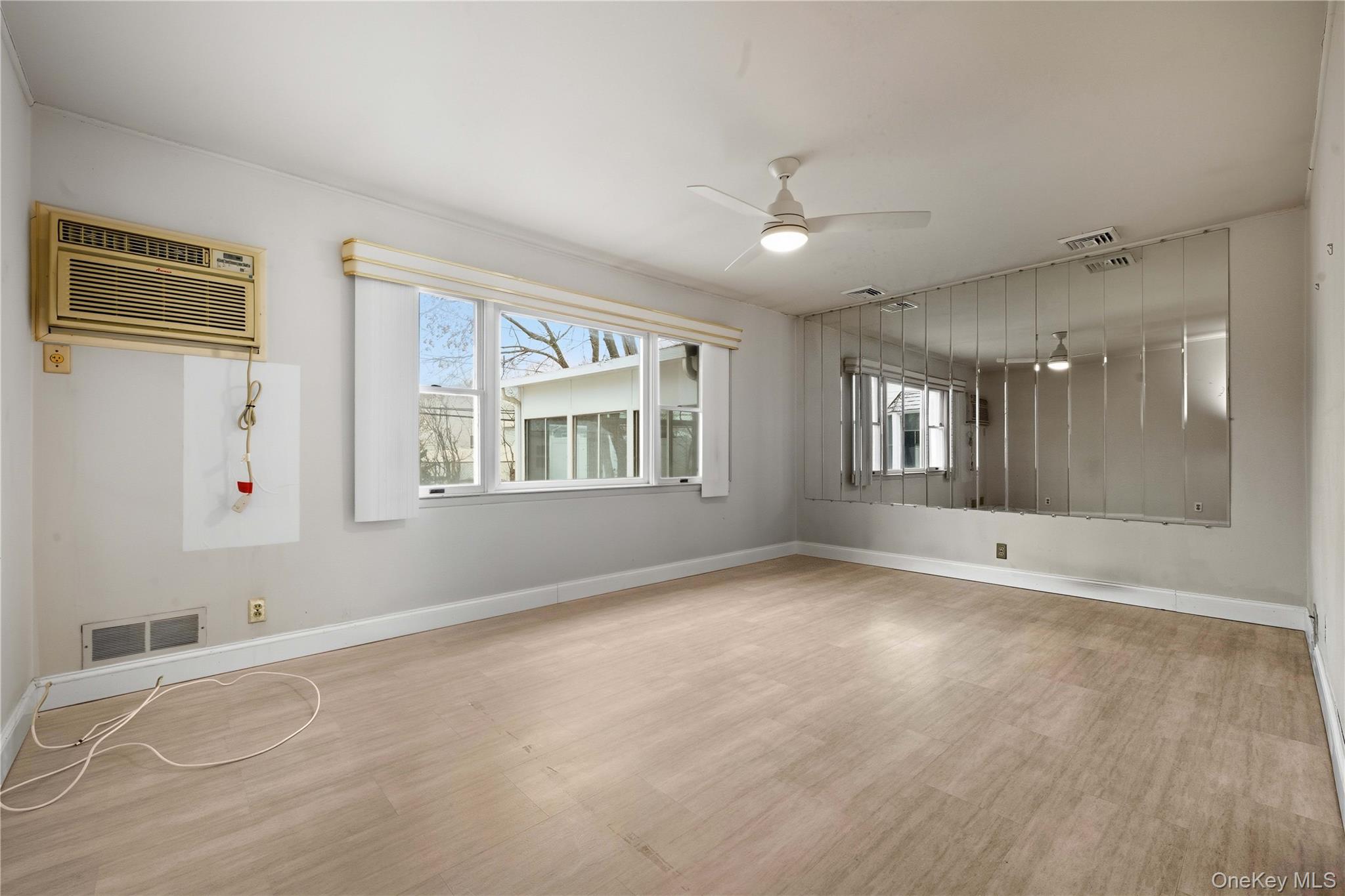 #4 photo, 13 Cynthia Lane, Plainview , NY 11803