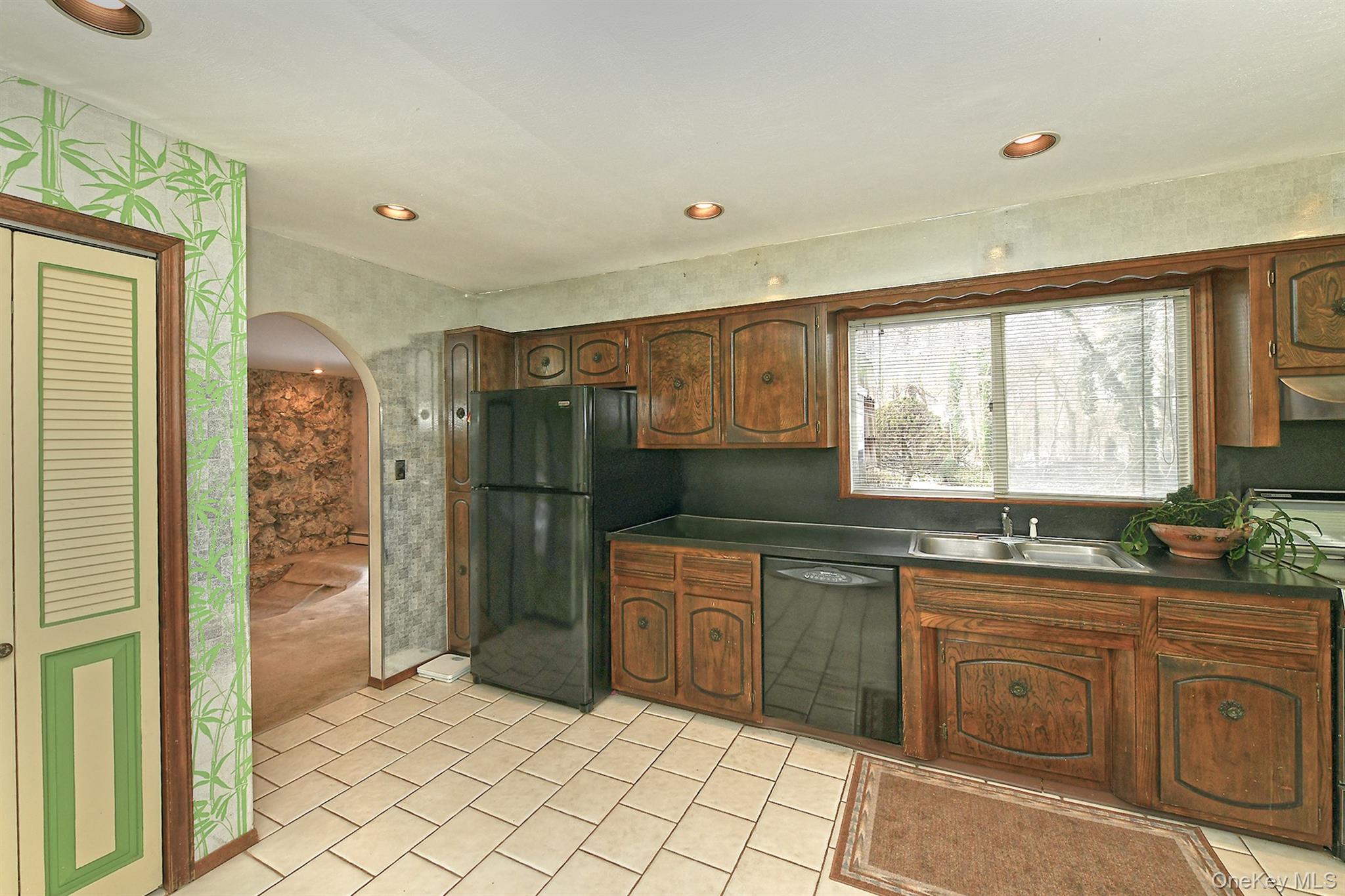 #11 photo, 99 Oakfield Avenue, Dix Hills , NY 11746