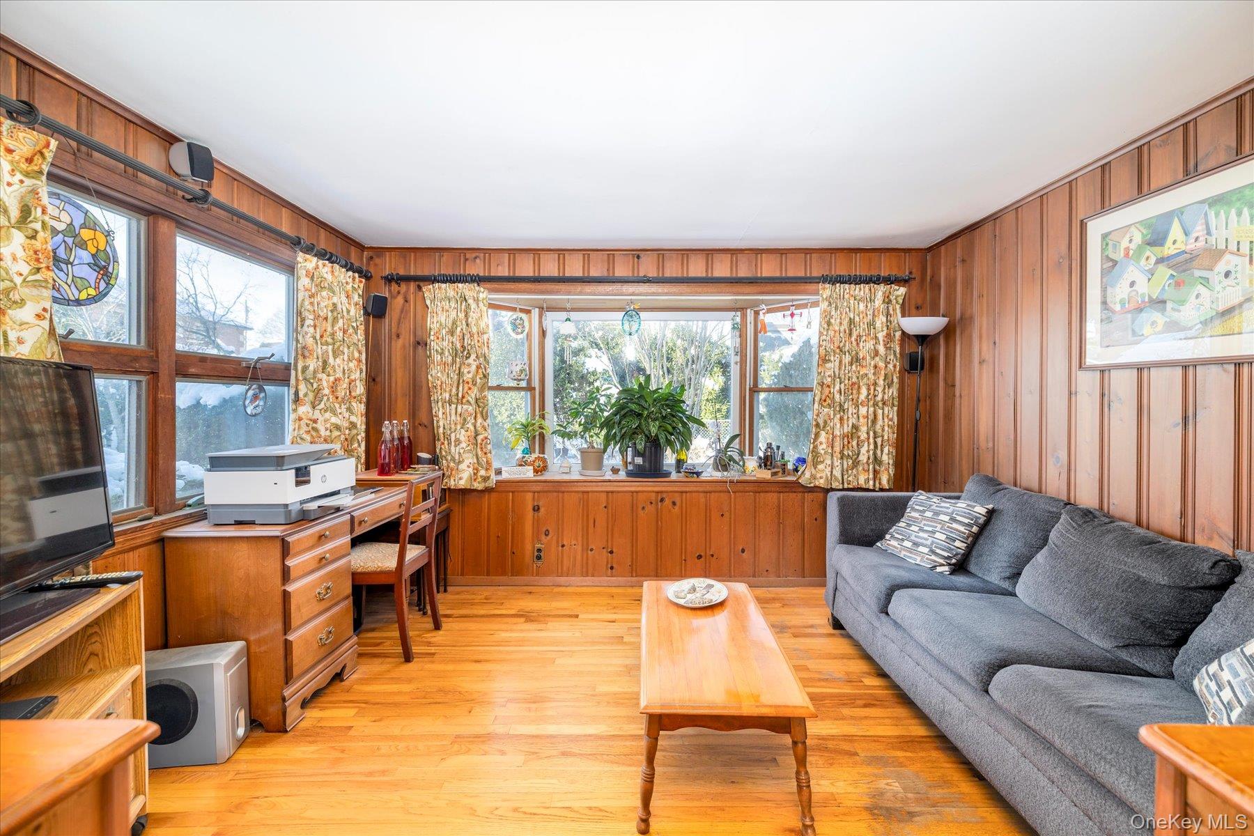 #6 photo, 31 Alden Court, Malverne , NY 11565