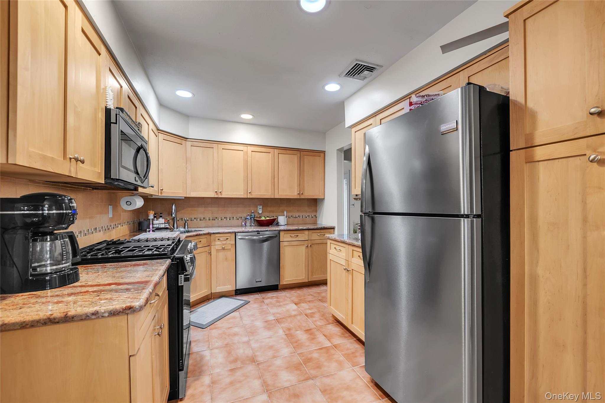 #6 photo, 26 Julia Lane, East Northport , NY 11731