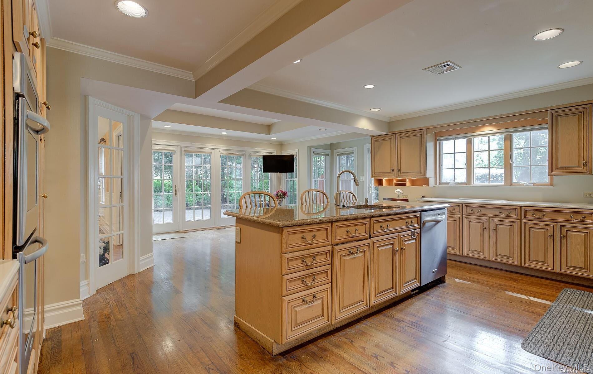 #18 photo, 246 Park Avenue, Нассау ‖ Manhasset , NY 11030