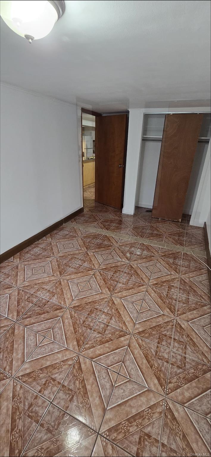 #15 photo, 25-36 76 Street, קווינס East Elmhurst , NY 11370