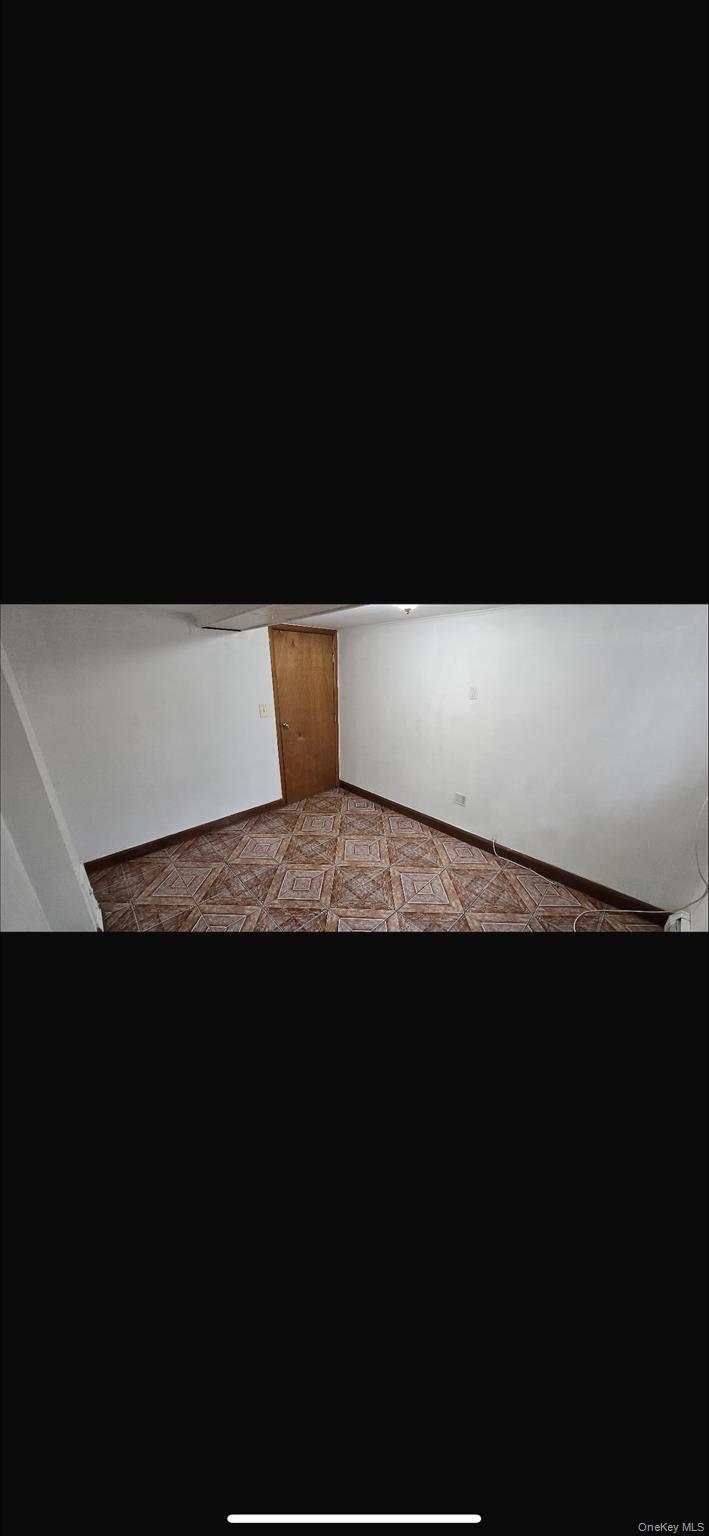 #16 photo, 25-36 76 Street, קווינס East Elmhurst , NY 11370