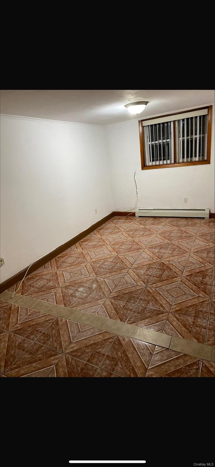 #17 photo, 25-36 76 Street, קווינס East Elmhurst , NY 11370