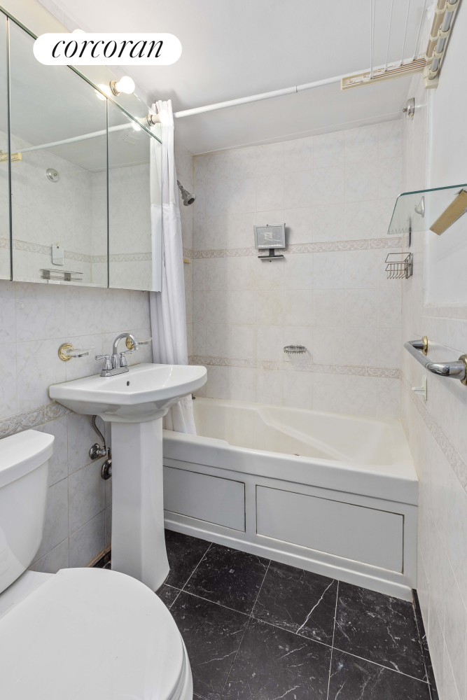 #10 photo, 98-51 64TH Avenue, Rego Park , NY 11374