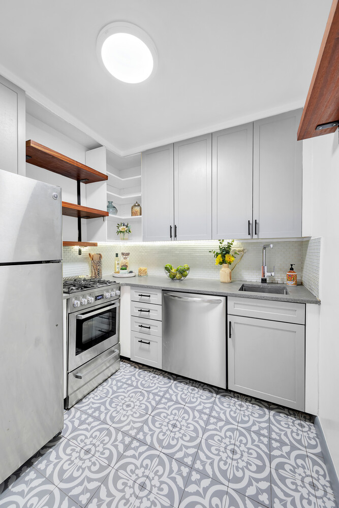 #5 photo, 345 E 73RD Street, Lenox Hill , NY 10021