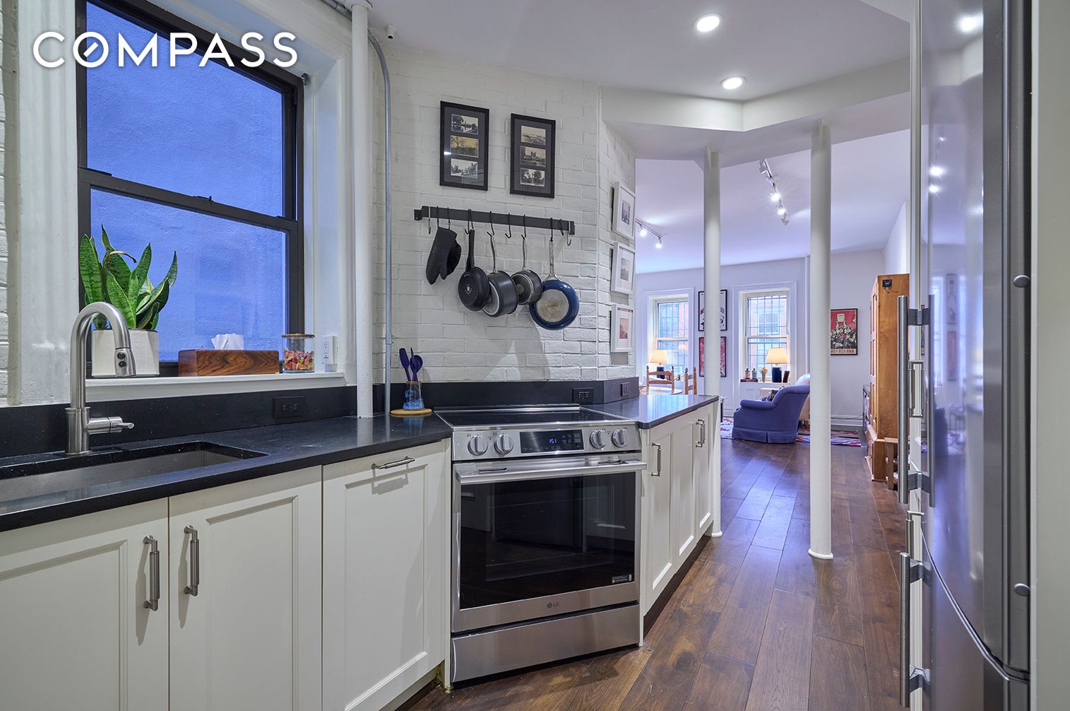 #5 photo, 227 W 11th Street, West Village , NY 10014