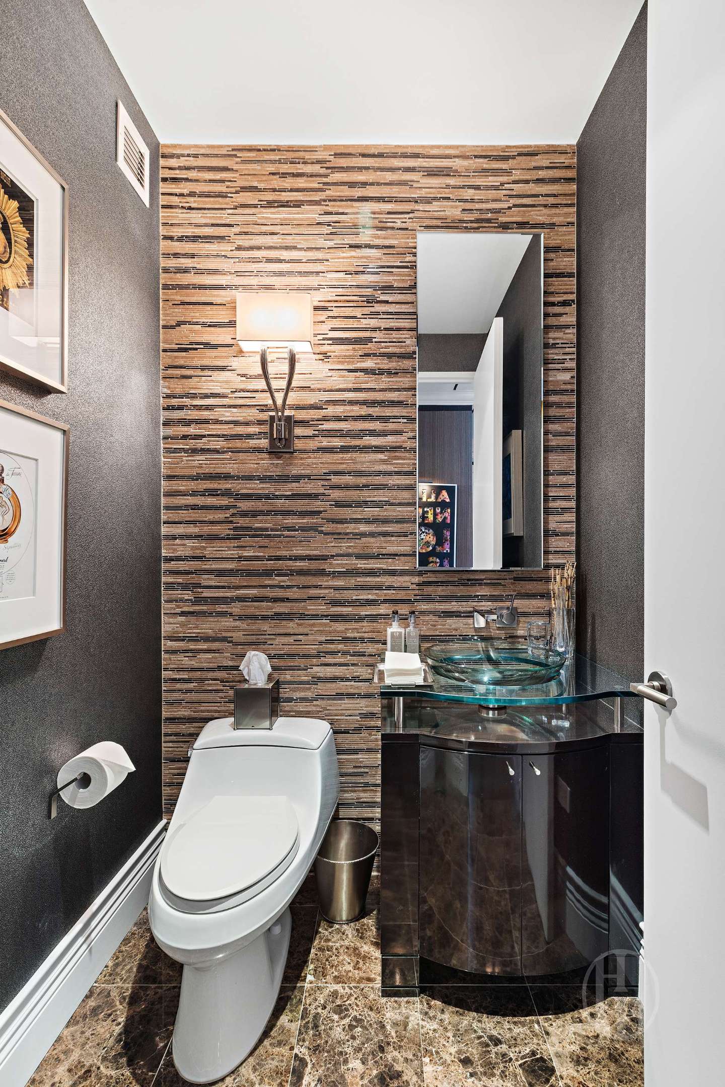 #13 photo, 310 E 53rd Street, Midtown East , NY 10022