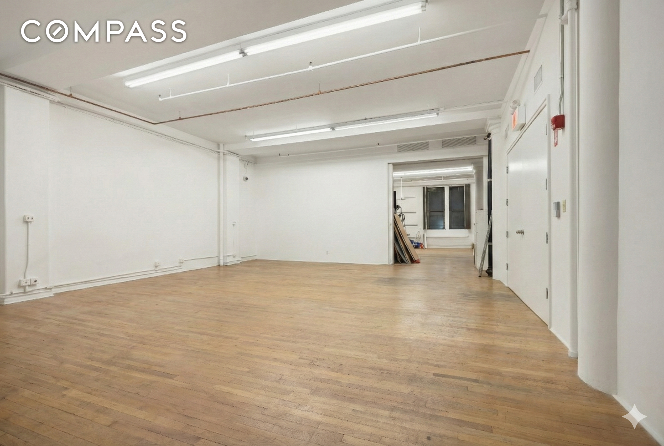 #12 photo, 17 W 17th Street, Flatiron , NY 10011