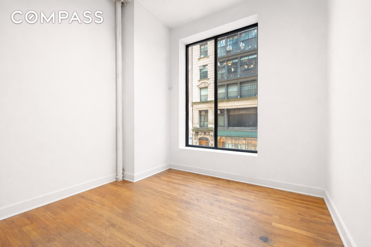 #14 photo, 17 W 17th Street, Flatiron , NY 10011