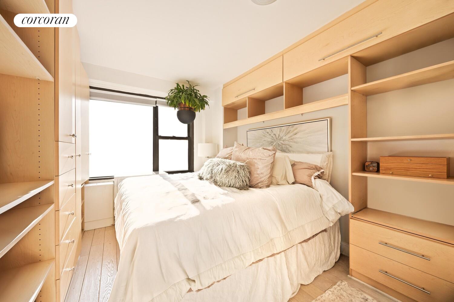 #6 photo, 85 LIVINGSTON Street, Downtown Brooklyn , NY 11201