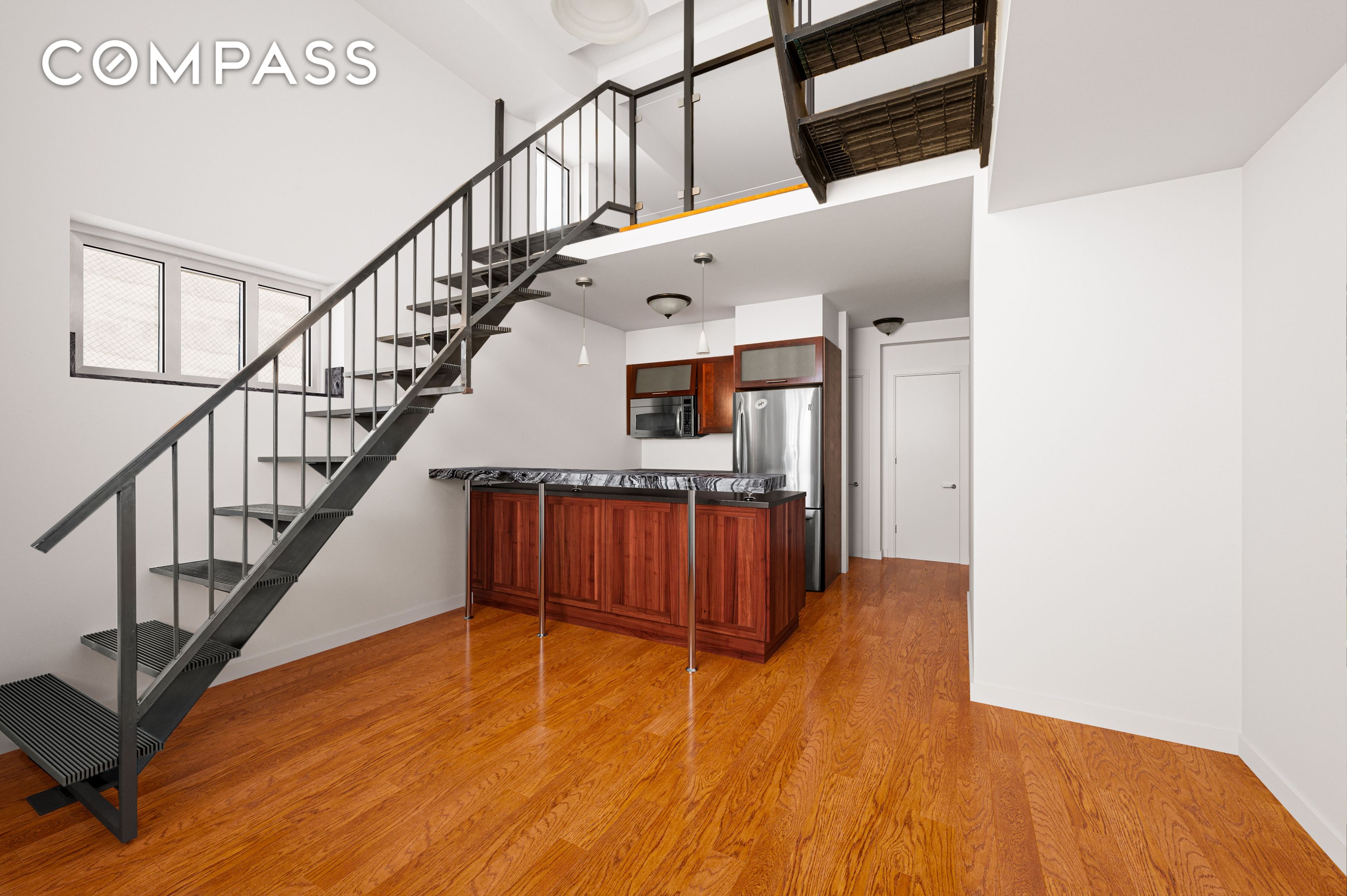 #3 photo, 75 Kingsland Avenue, Williamsburg , NY 11211