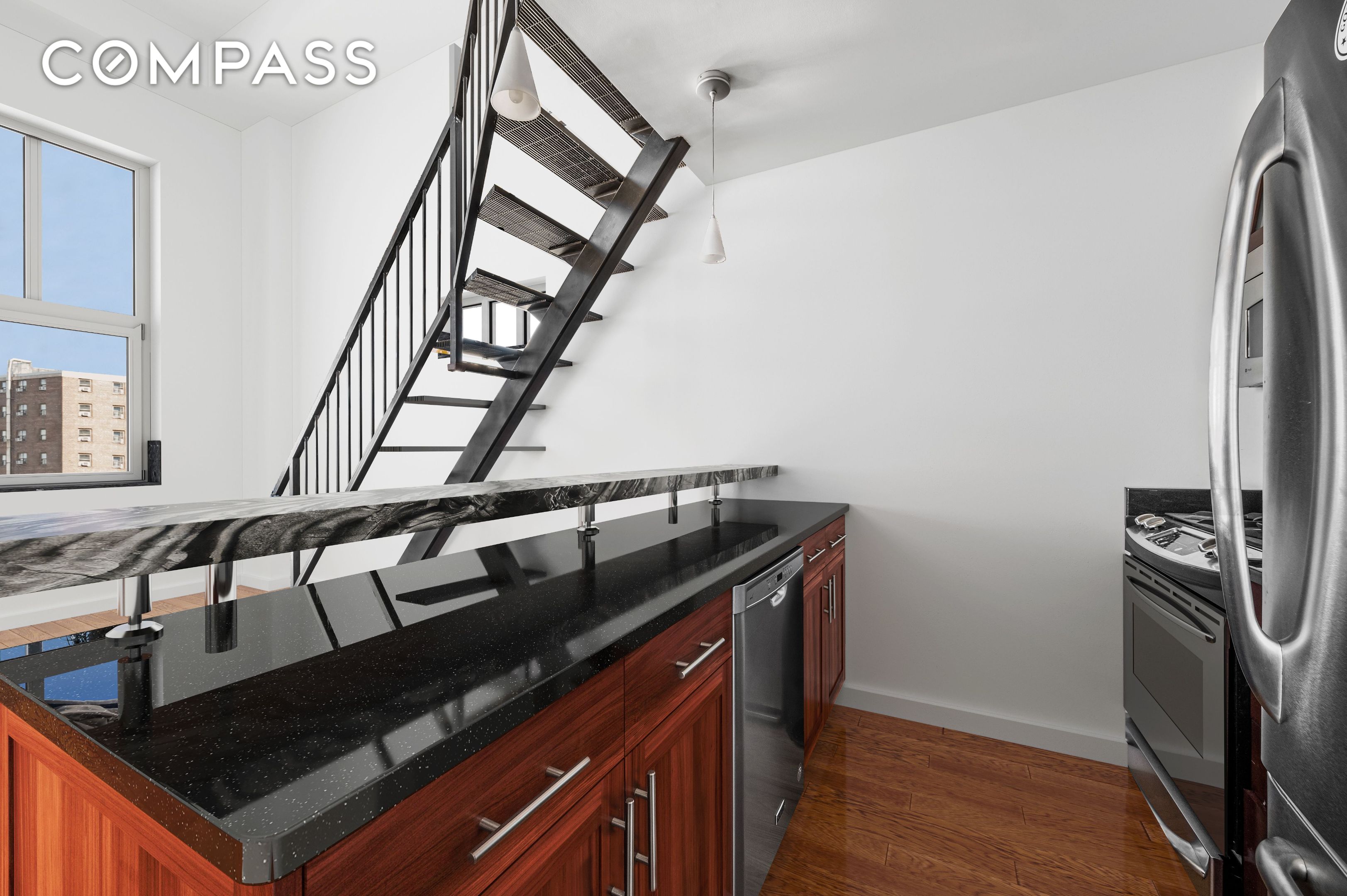 #6 photo, 75 Kingsland Avenue, Williamsburg , NY 11211