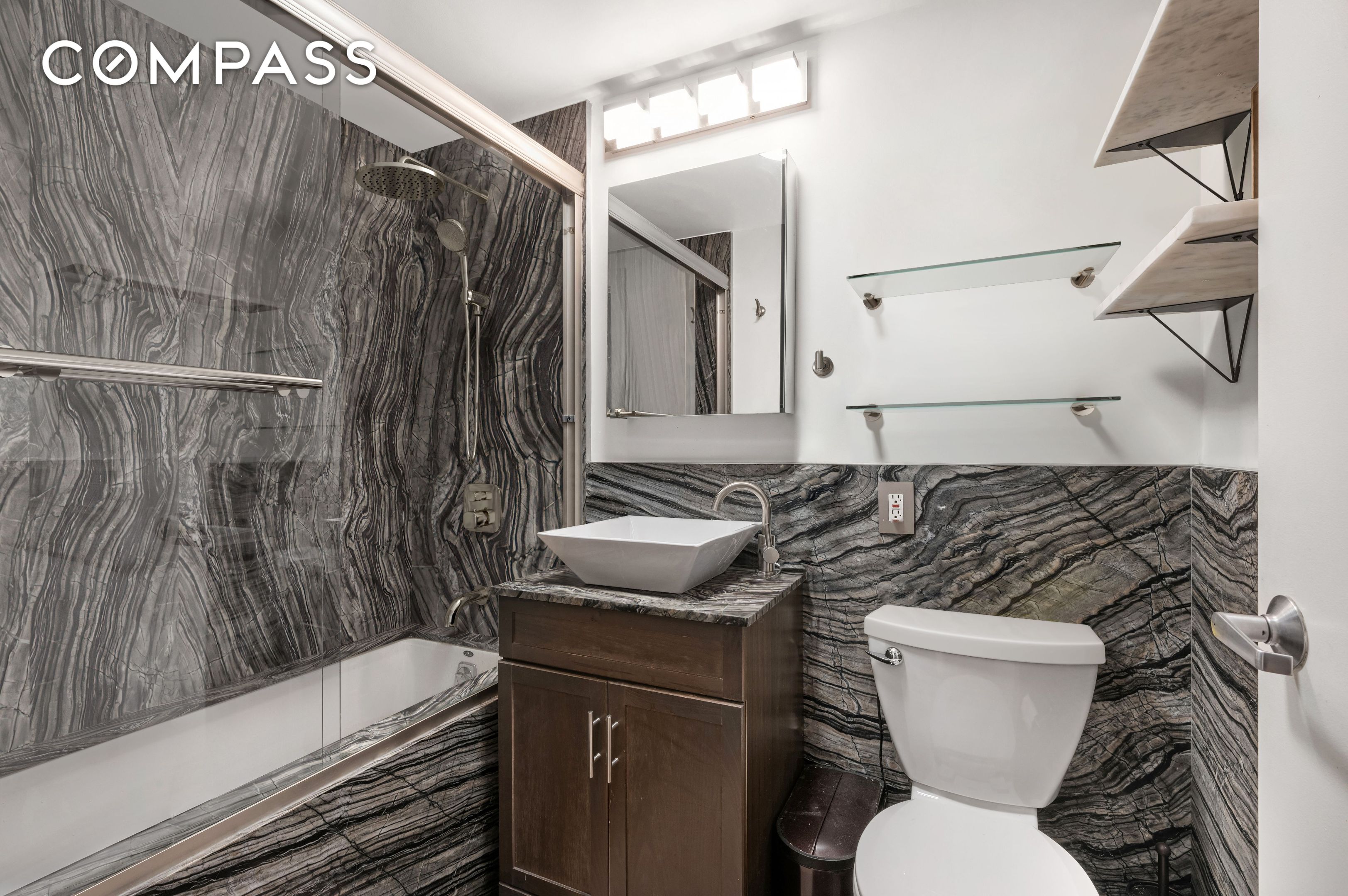 #9 photo, 75 Kingsland Avenue, Williamsburg , NY 11211