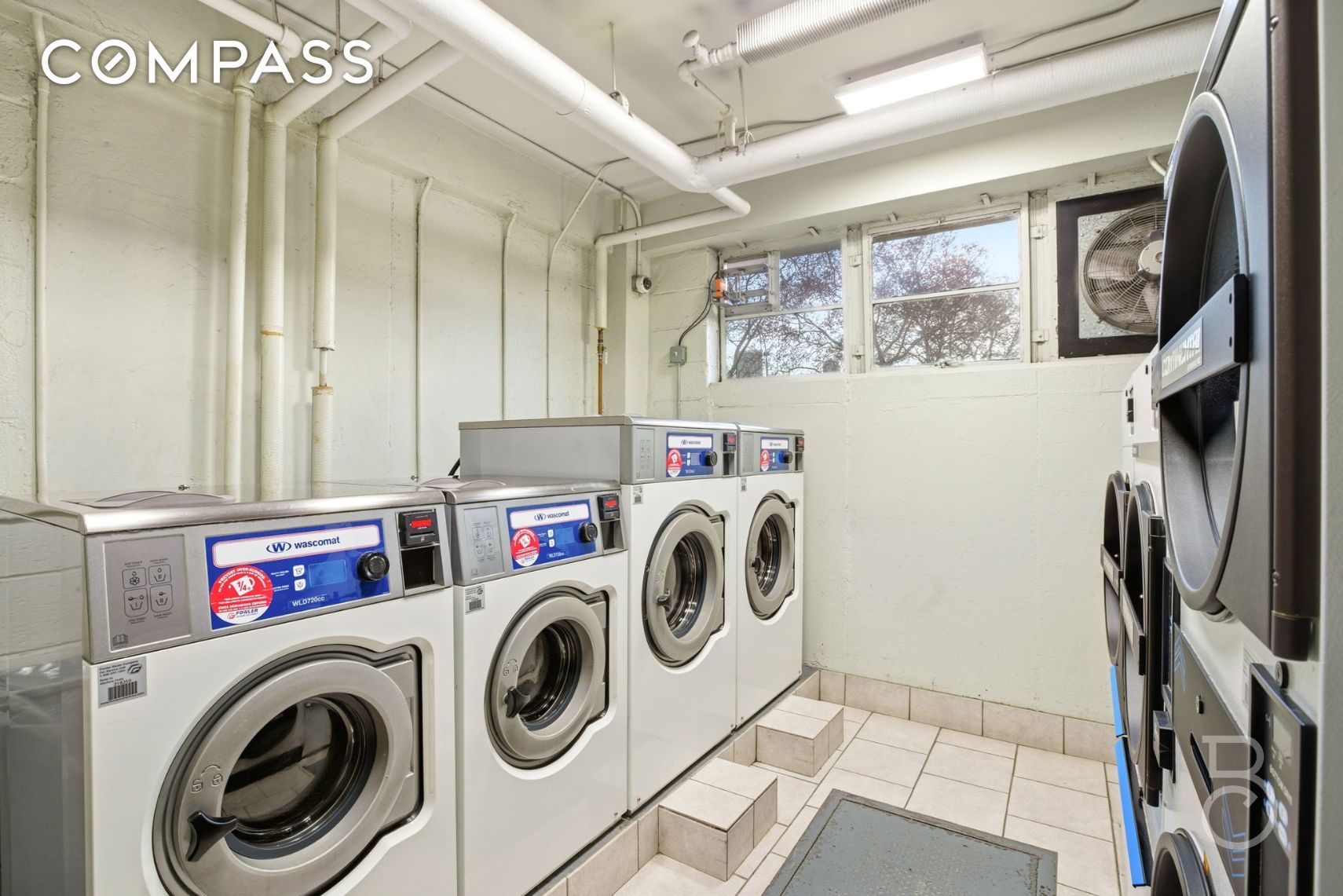 #10 photo, 33-64 21st Street, קווינס Astoria , NY 11106