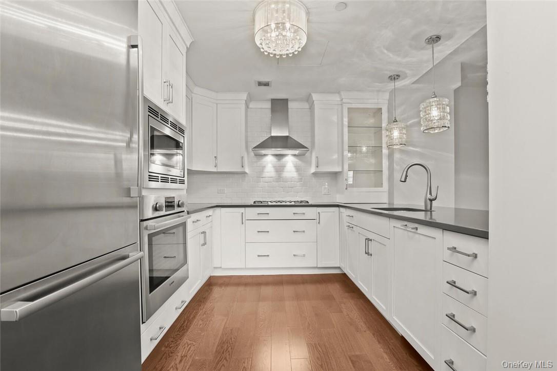 #11 photo, 10 Byron Place, Larchmont , NY 10538