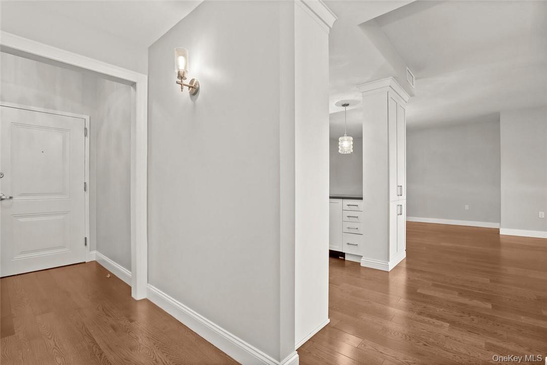 #4 photo, 10 Byron Place, Larchmont , NY 10538