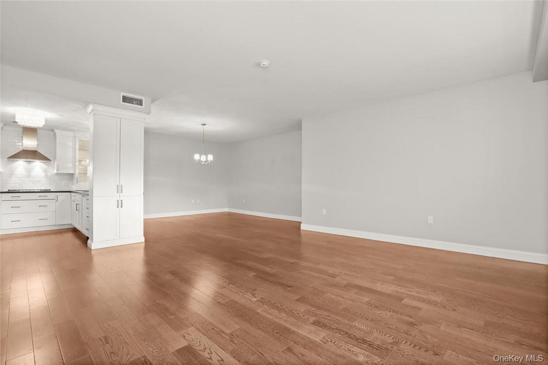 #8 photo, 10 Byron Place, Larchmont , NY 10538