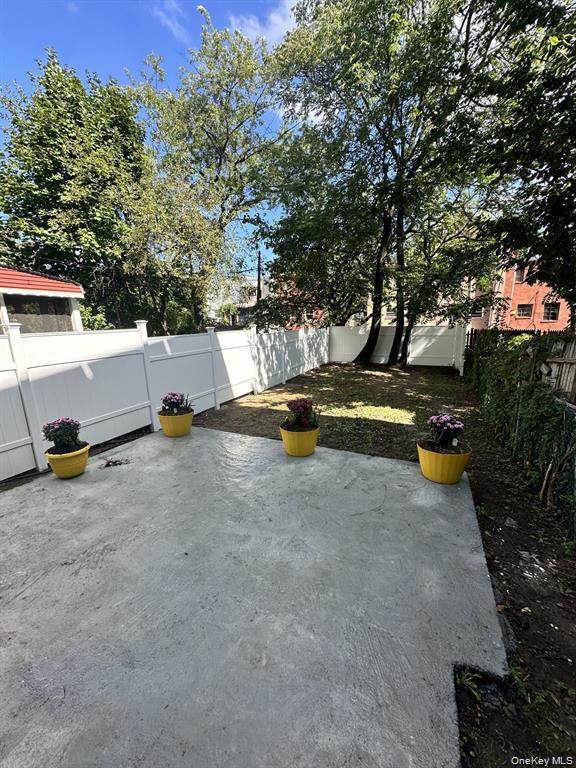 #4 photo, 1045 E 228th Street, Bronx , NY 10466