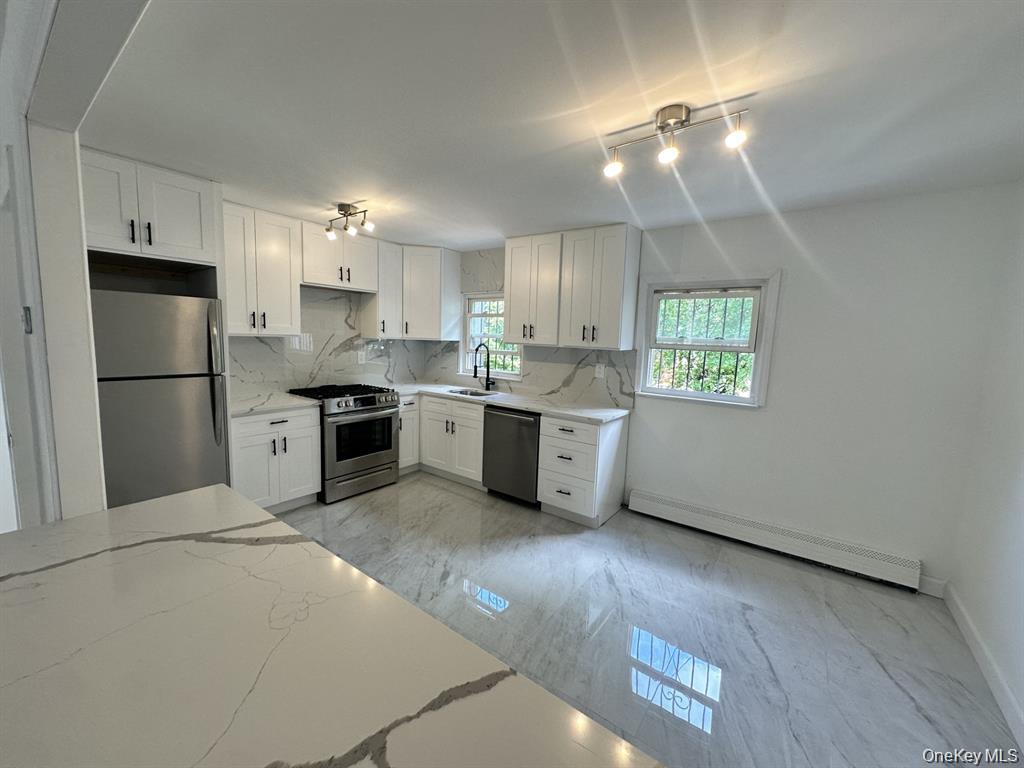 #7 photo, 1045 E 228th Street, Bronx , NY 10466