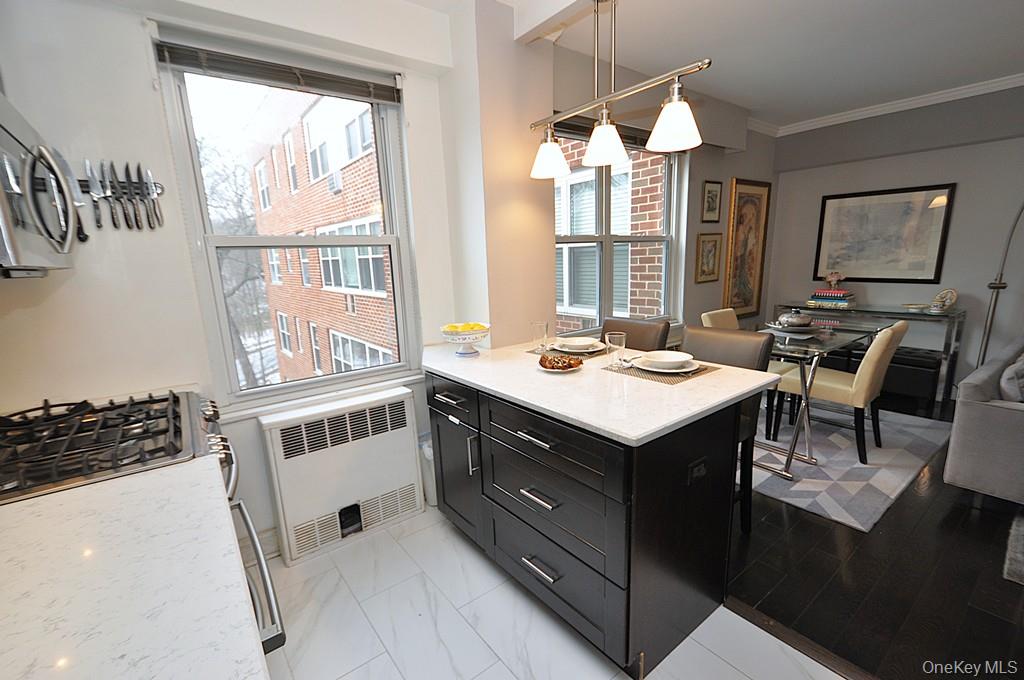 #13 photo, 281 Garth Road, 뉴욕주 Scarsdale , NY 10583