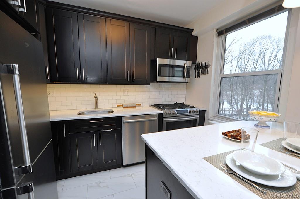 #17 photo, 281 Garth Road, 뉴욕주 Scarsdale , NY 10583