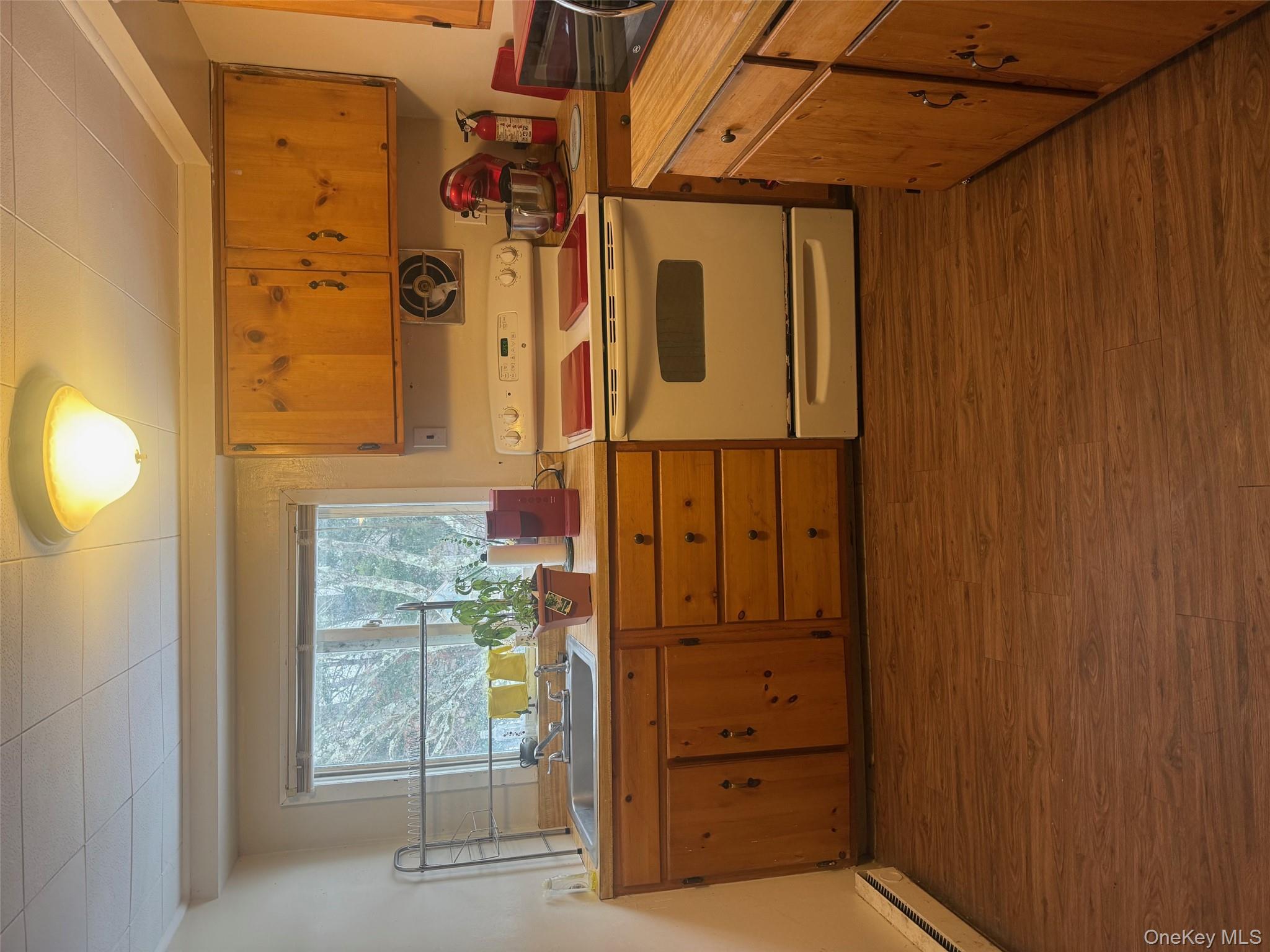 #16 photo, 8 Beech Place, Lake Peekskill , NY 10537