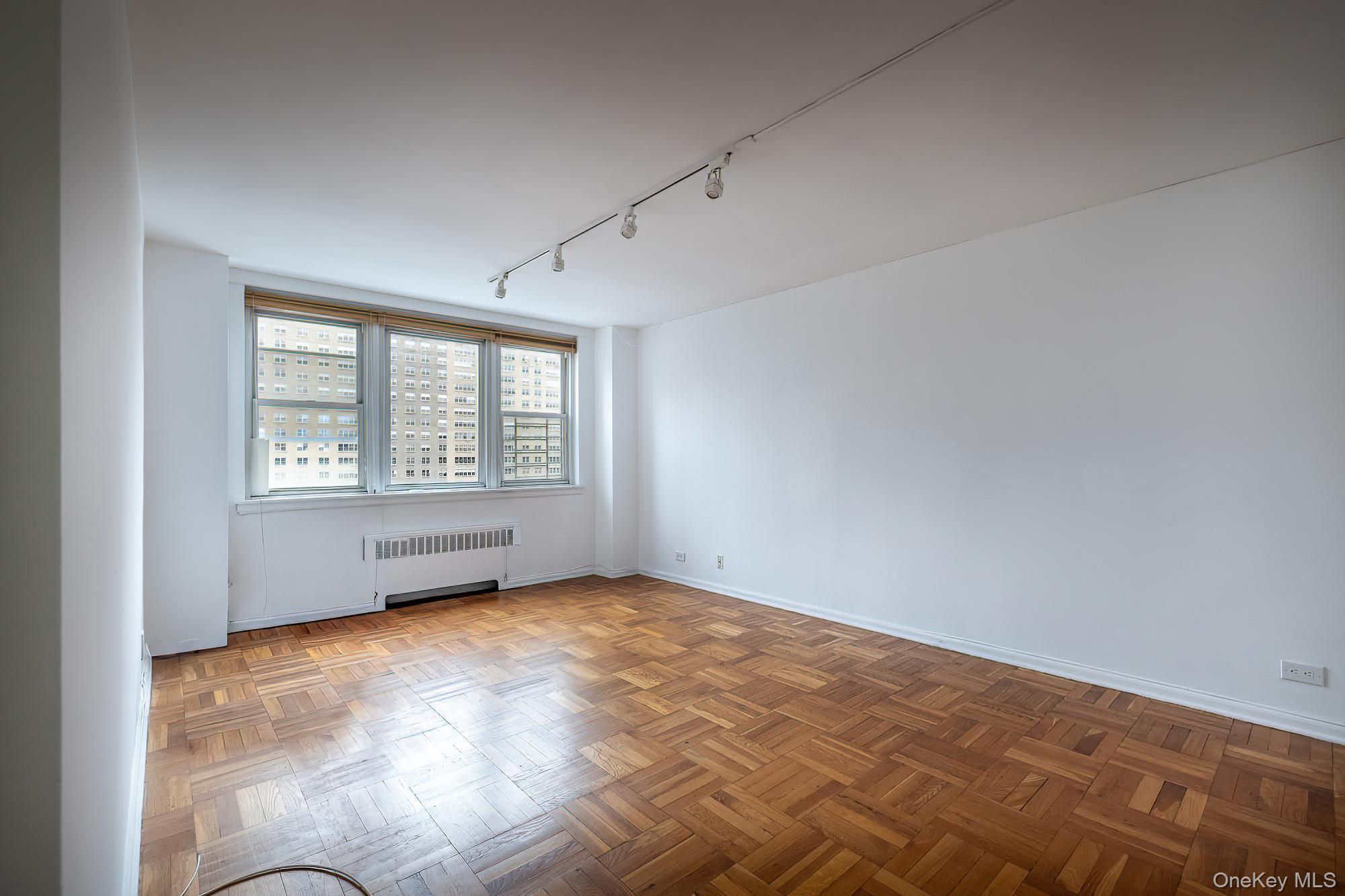 #2 photo, 60 Knolls Crescent, Bronx , NY 10463