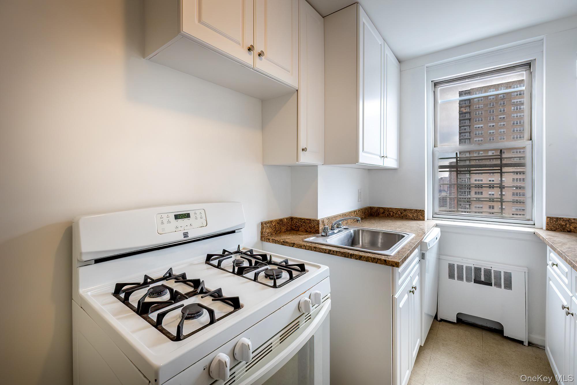 #7 photo, 60 Knolls Crescent, Bronx , NY 10463