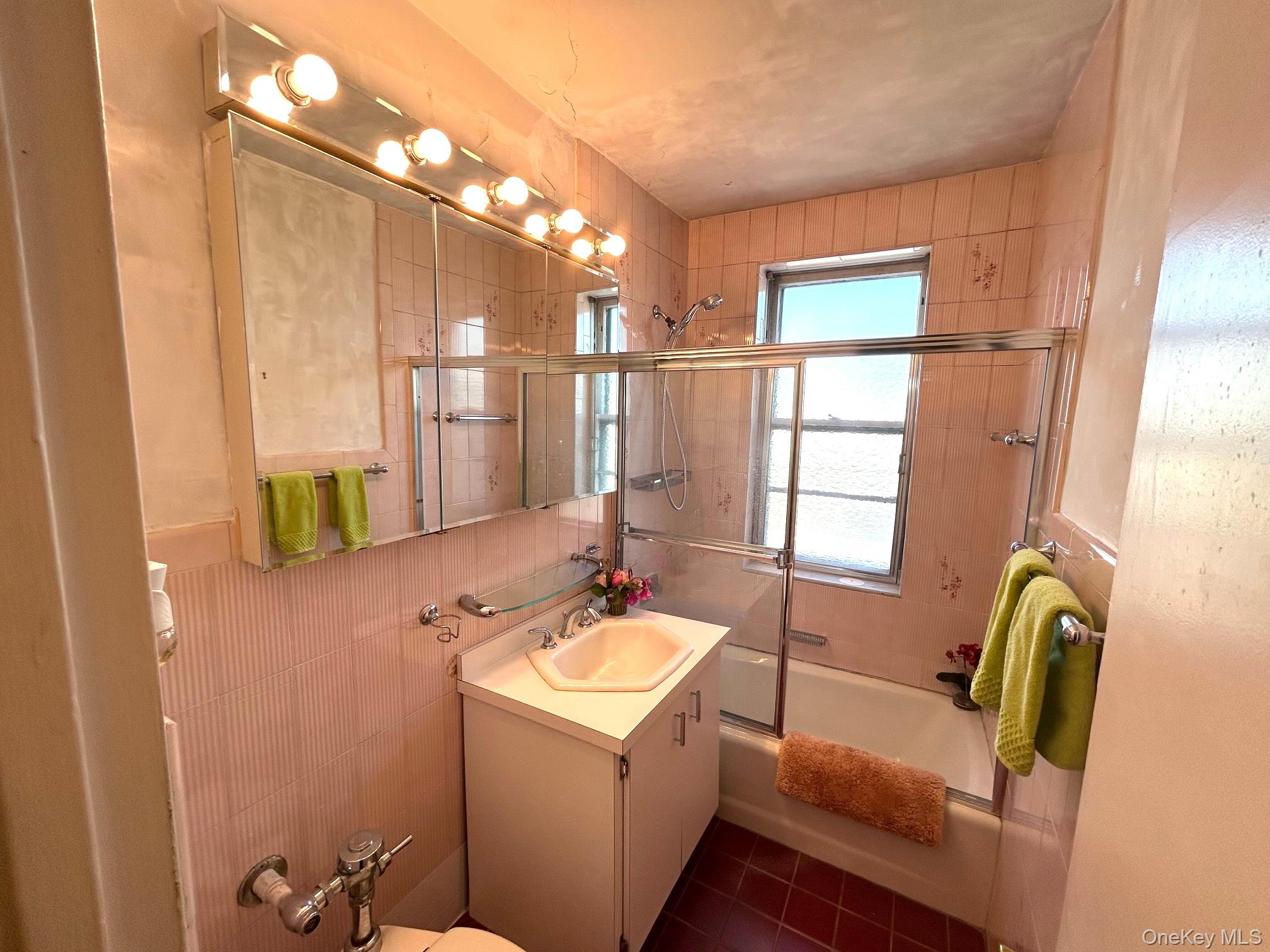 #18 photo, 315 KING, Port Chester , NY 10573