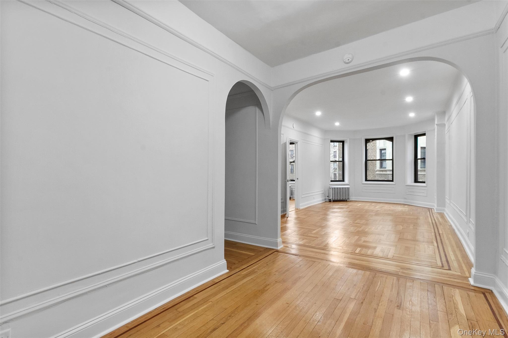 #2 photo, 760 Brady Avenue, Bronx , NY 10462