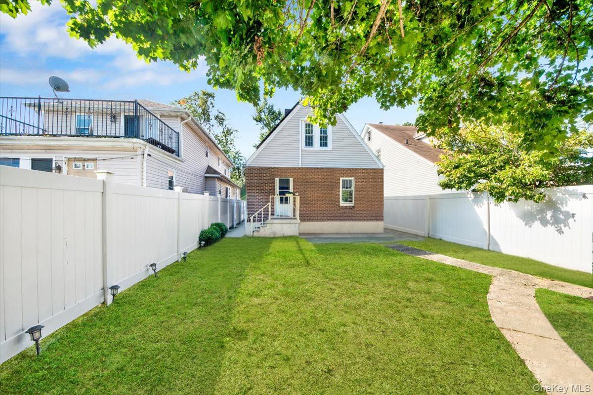 #18 photo, 230-03 144th Avenue, Springfield Gardens , NY 11413