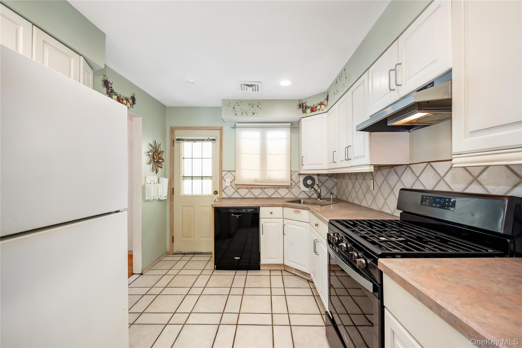 #13 photo, 45 Sound Beach Avenue, Bayville , NY 11709