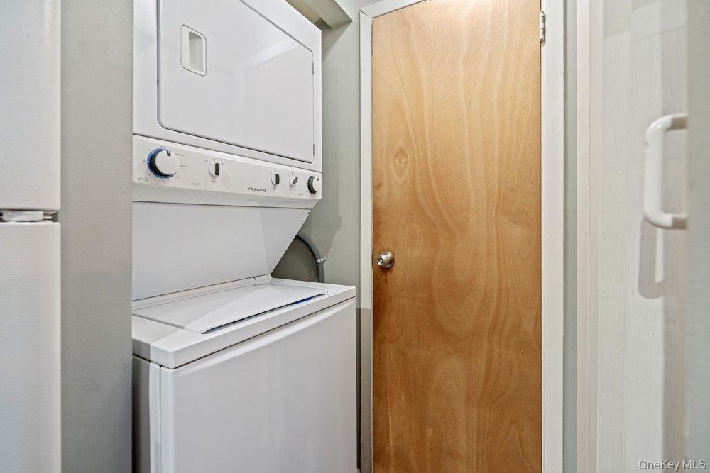 #16 photo, 210 Springmeadow Drive, Holbrook , NY 11741