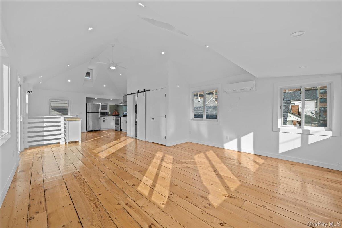 #9 photo, 318A Beach 101st Street, Rockaway Park , NY 11694