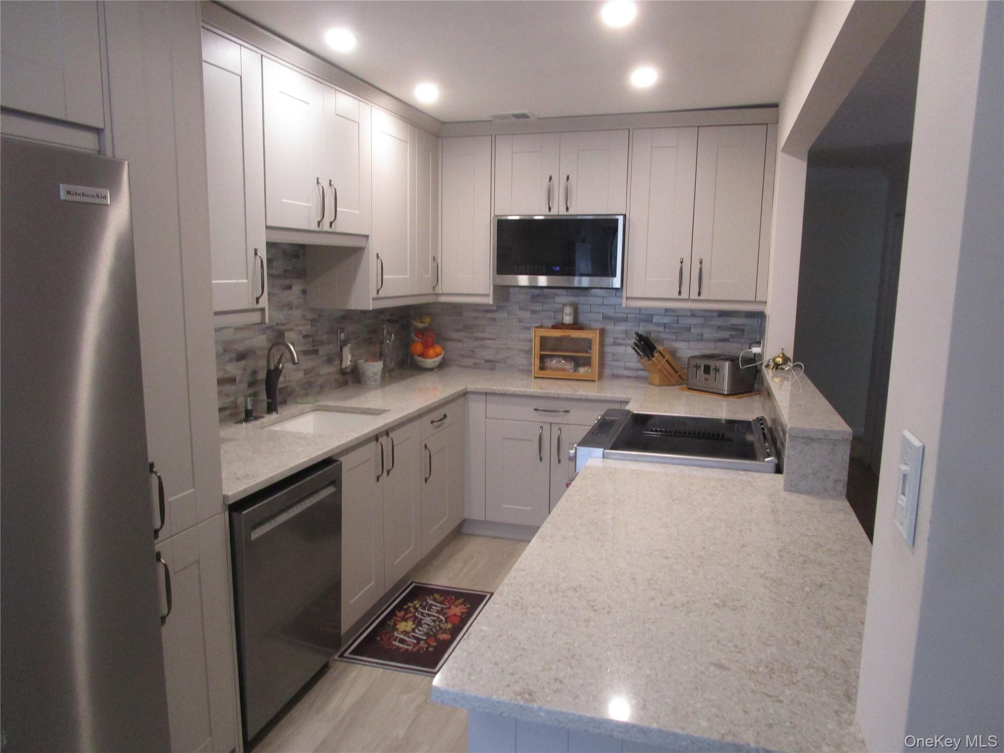 #2 photo, 342 Clubhouse Court, Coram , NY 11727