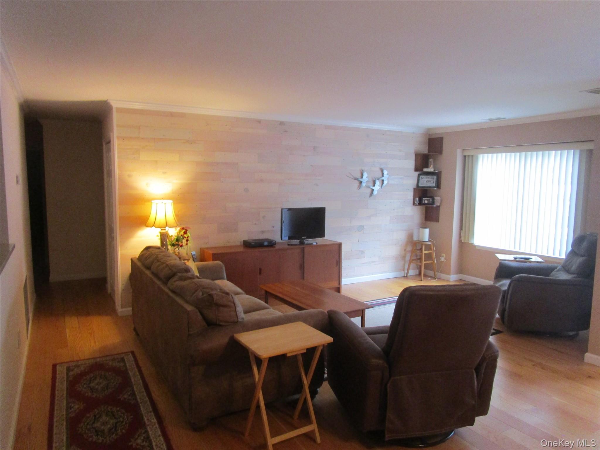 #7 photo, 342 Clubhouse Court, Coram , NY 11727