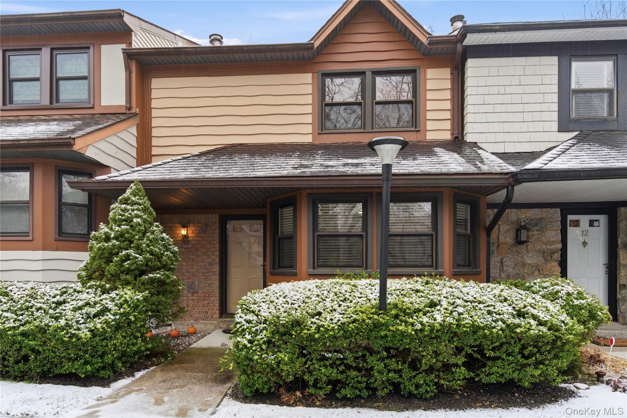 #1 photo, 10 Hampton Way, Woodbury , NY 11797